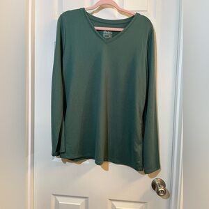 🦋 D&co Women's Classic Green Long Sleeve Top size large